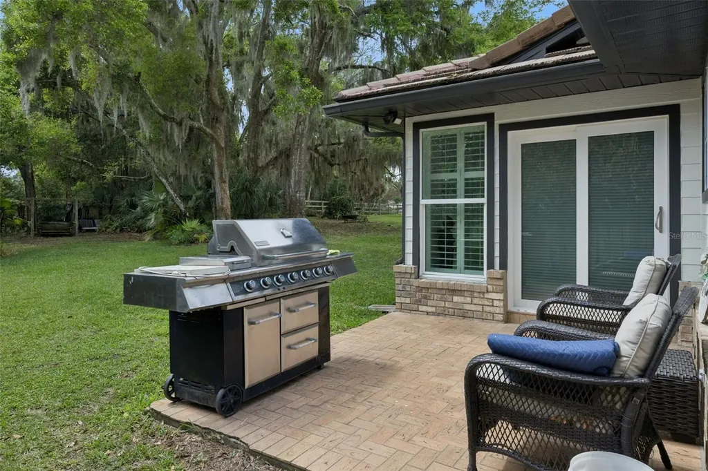 312 Waterwood Drive Yalaha FL 34797