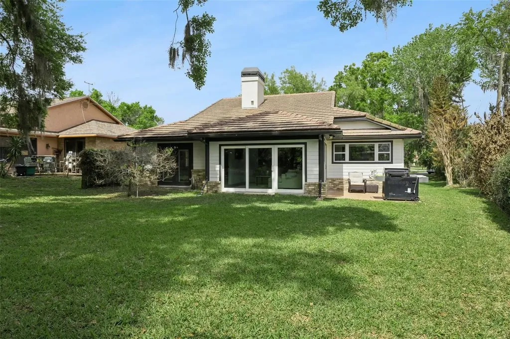 312 Waterwood Drive Yalaha FL 34797
