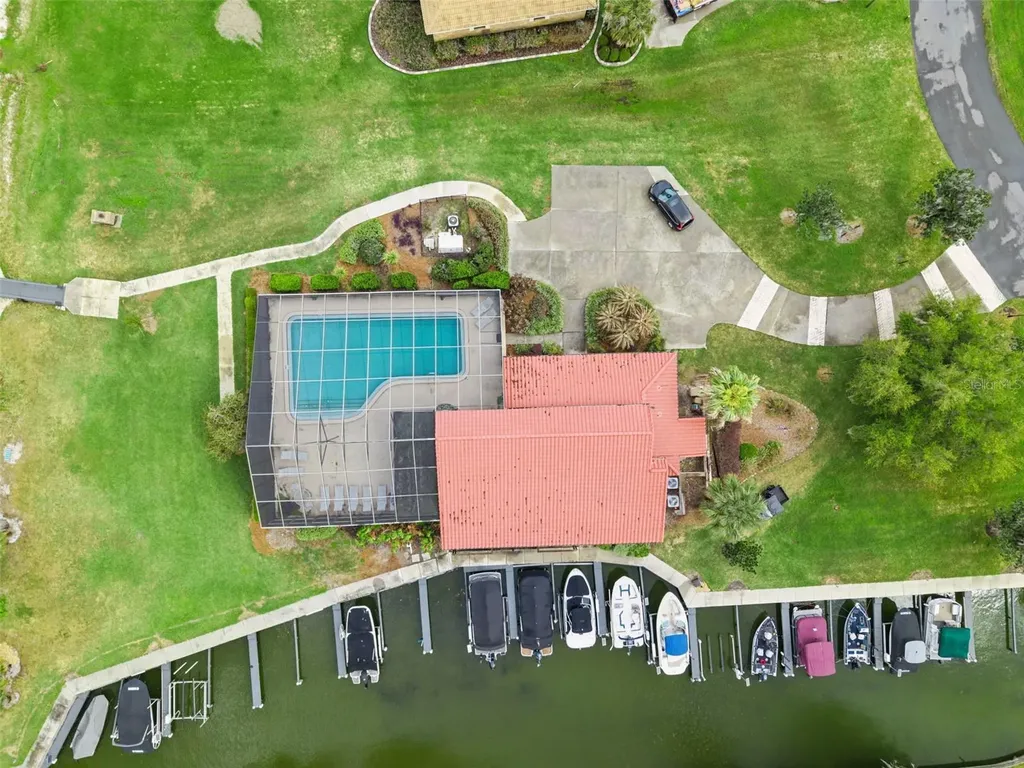 312 Waterwood Drive Yalaha FL 34797