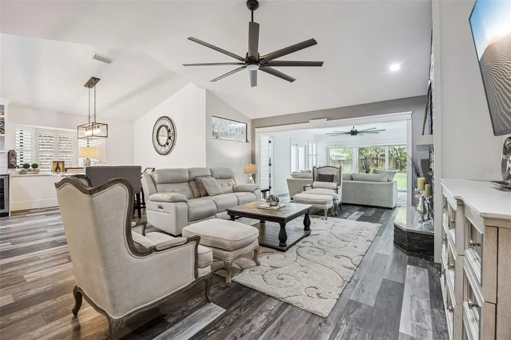 312 Waterwood Drive Yalaha FL 34797