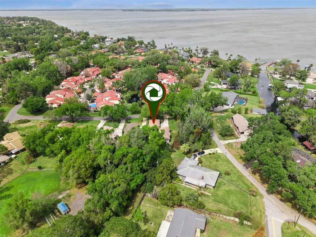 312 Waterwood Drive Yalaha FL 34797
