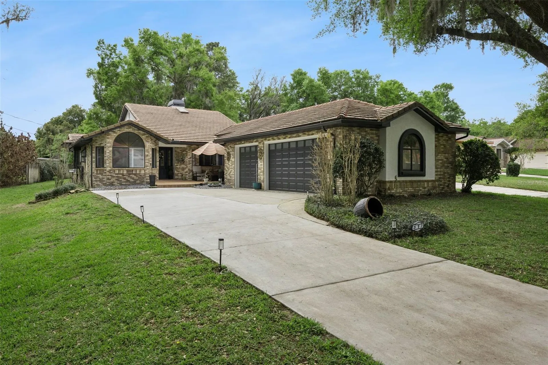 312 Waterwood Drive Yalaha FL 34797