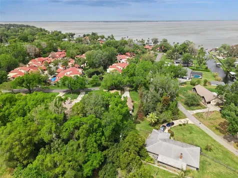312 Waterwood Drive Yalaha FL 34797