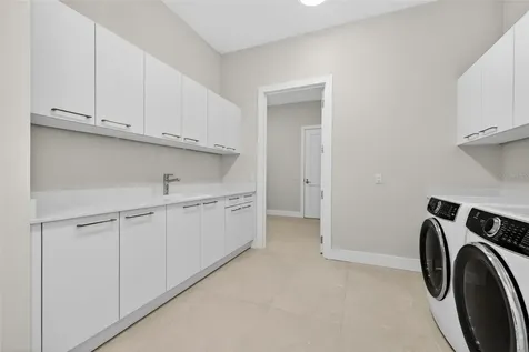 275 1st Avenue S St Petersburg FL 33701