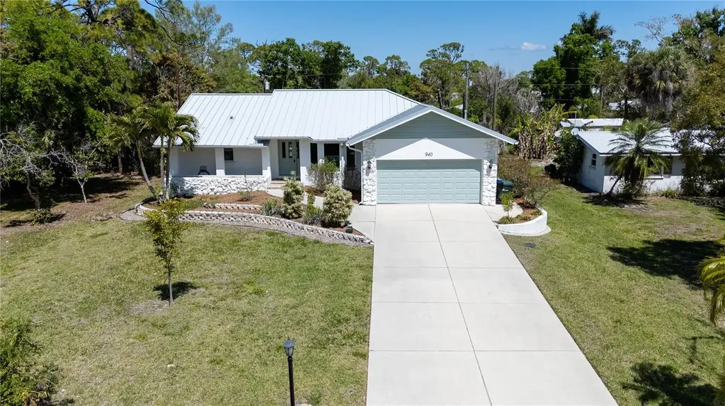 940 Brengle Avenue Englewood FL 34223