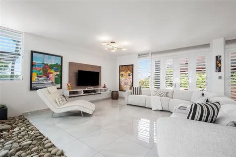 K-20 Calle 1, Mansiones De Villanova San Juan PR 00926