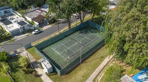 K-20 Calle 1, Mansiones De Villanova San Juan PR 00926