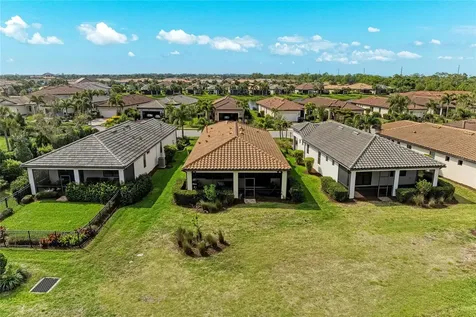 7013 Hanover Court Lakewood Ranch FL 34202