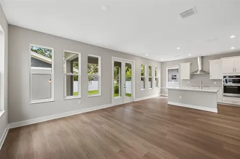1526 W Arch Street Tampa FL 33607
