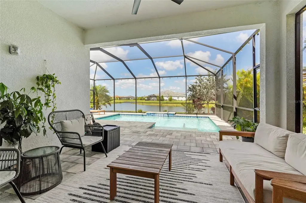 4762 Antrim Drive Sarasota FL 34240