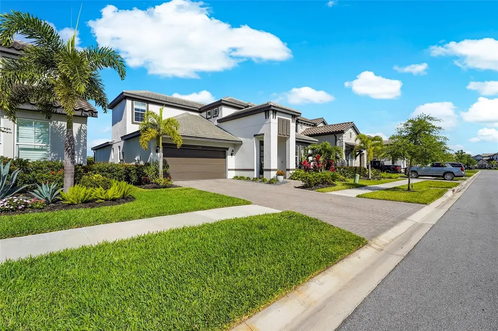 4762 Antrim Drive Sarasota FL 34240