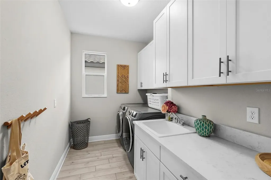 4762 Antrim Drive Sarasota FL 34240