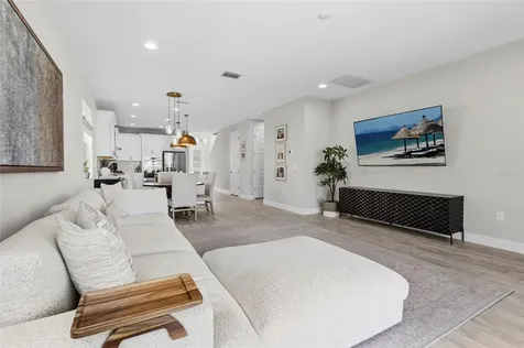 4762 Antrim Drive Sarasota FL 34240