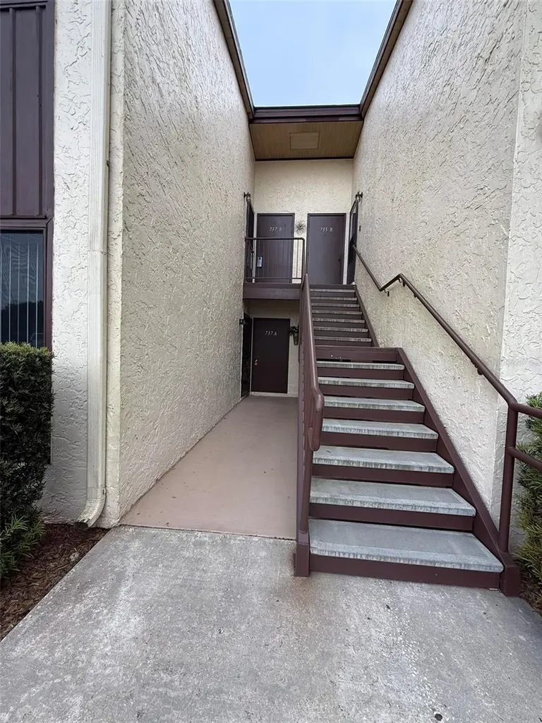737 Midway Drive Ocala FL 34472