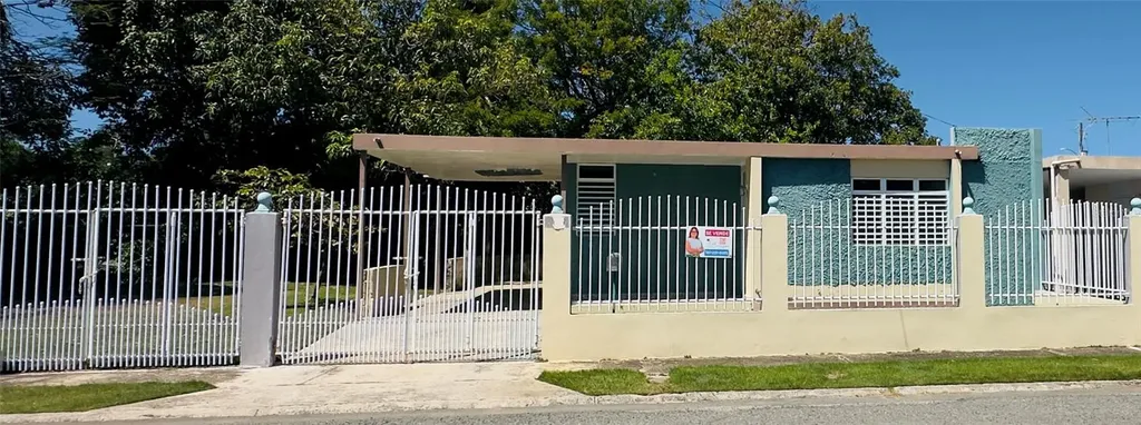 CLL9 Del Carmen Camuy PR 00627
