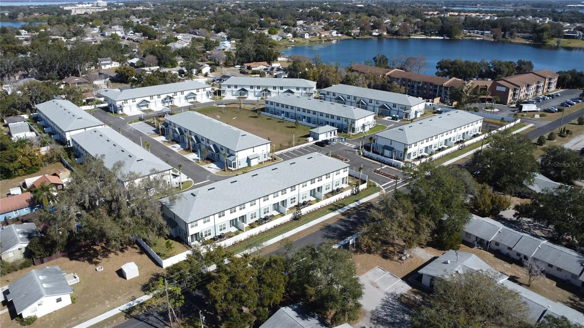1075 E Caroline Street Tavares FL 32778