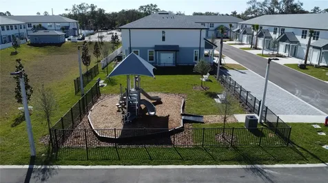 1075 E Caroline Street Tavares FL 32778