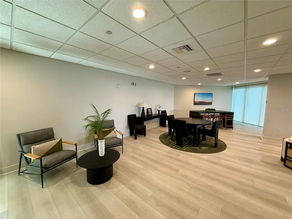 988 Boulevard Of The Arts Boulevard Sarasota FL 34236