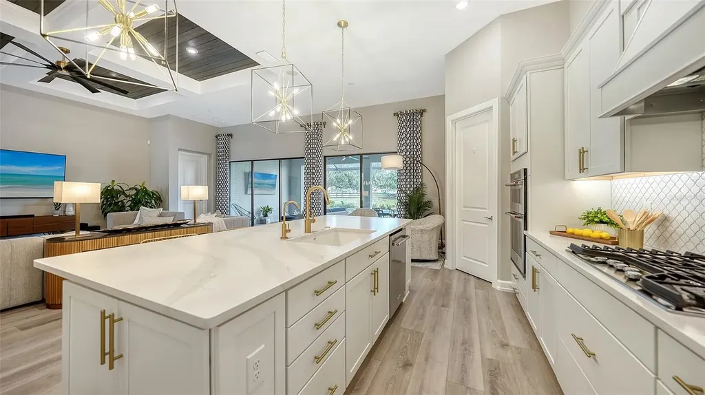 7872 Mainsail Lane Sarasota FL 34240