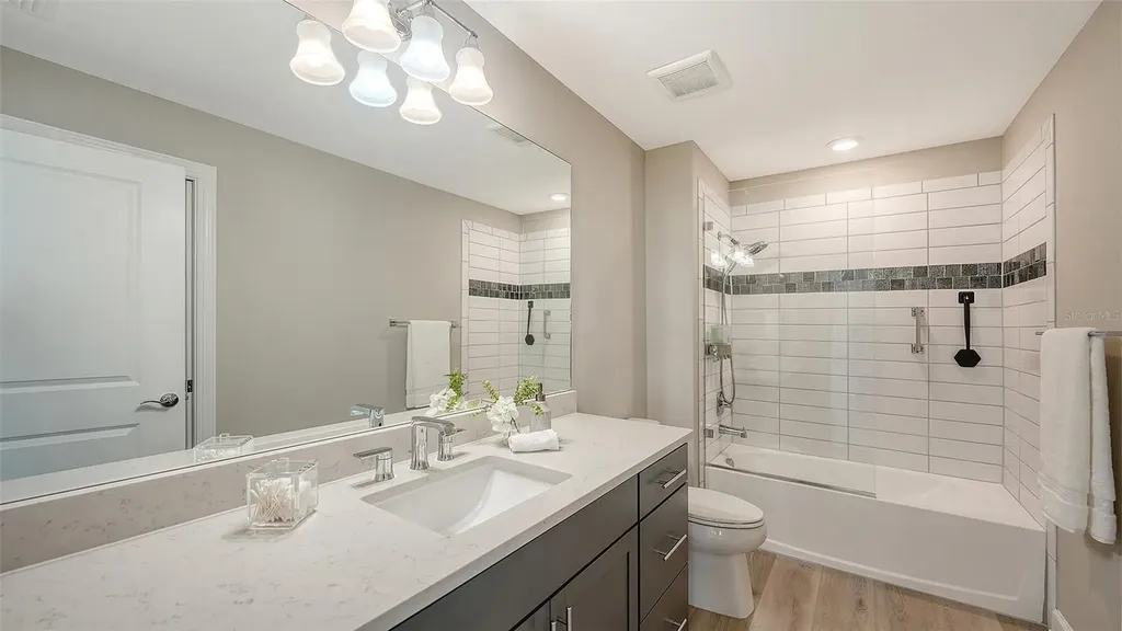 7872 Mainsail Lane Sarasota FL 34240
