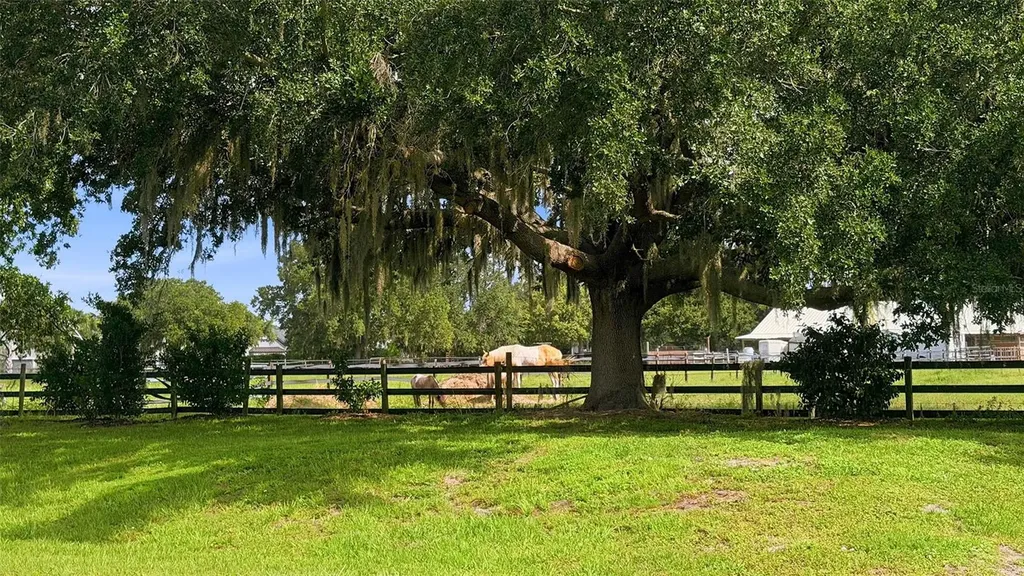7872 Mainsail Lane Sarasota FL 34240