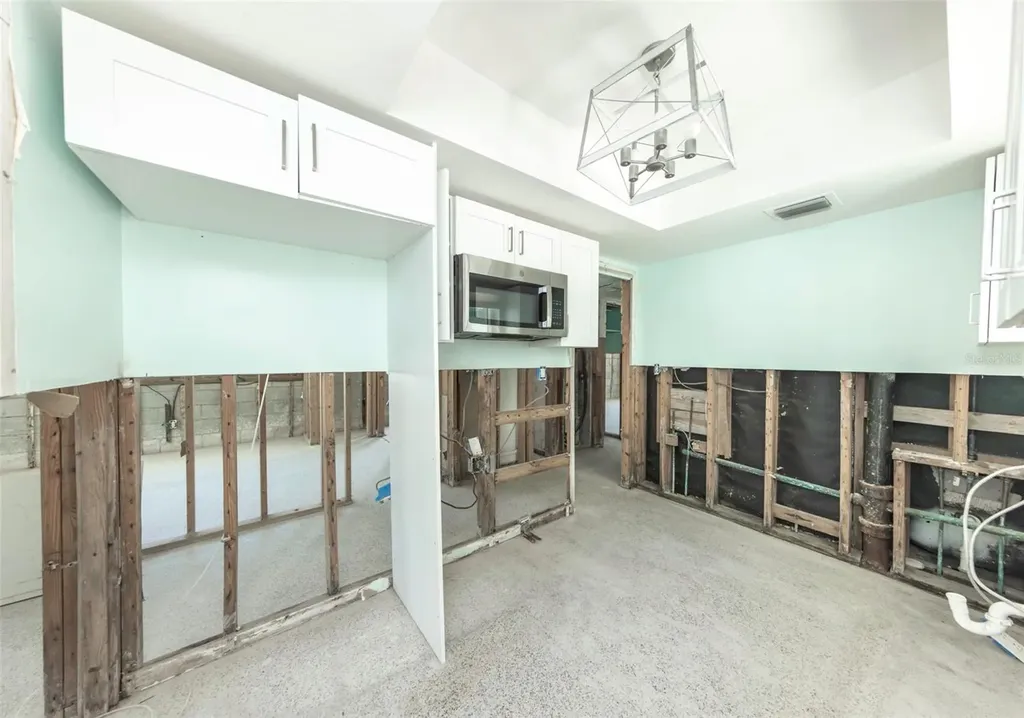 875 Bruce Avenue Clearwater FL 33767