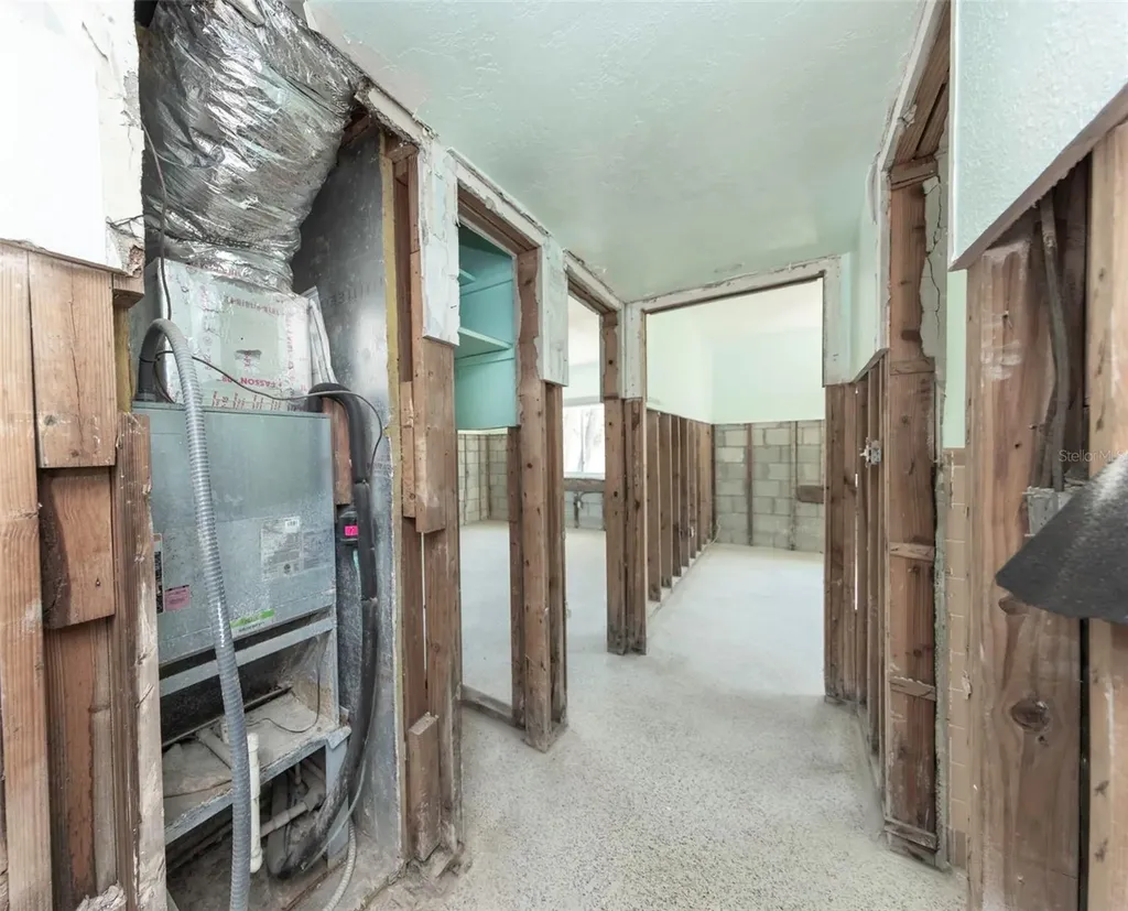 875 Bruce Avenue Clearwater FL 33767