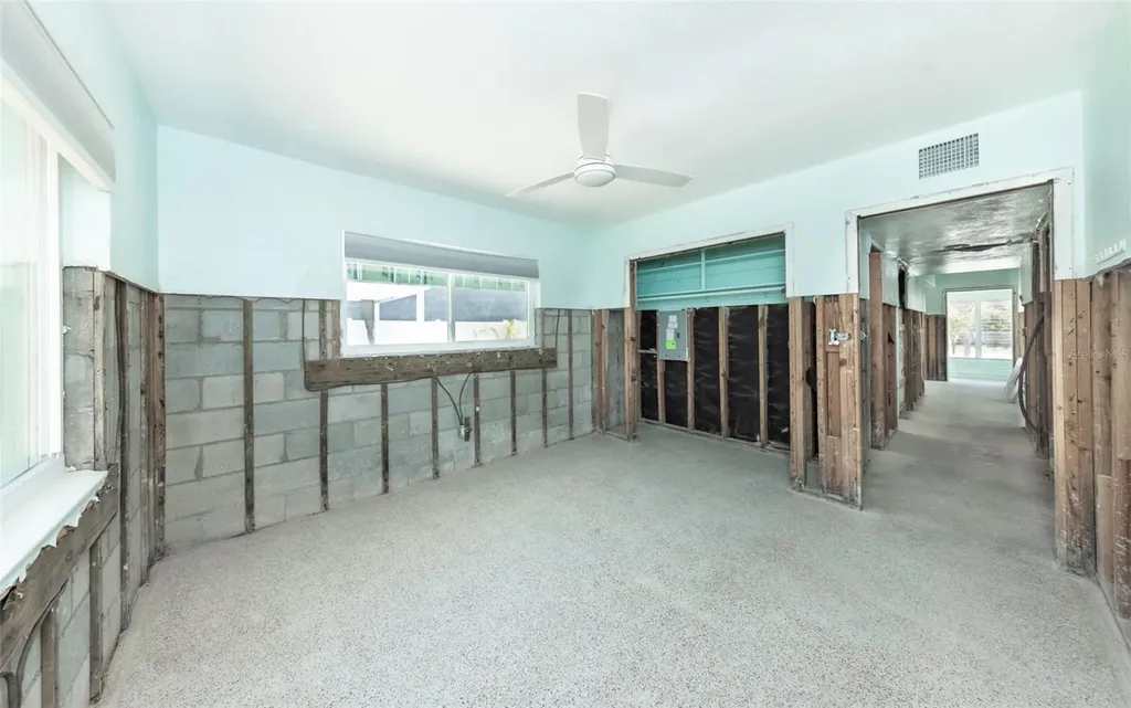 875 Bruce Avenue Clearwater FL 33767