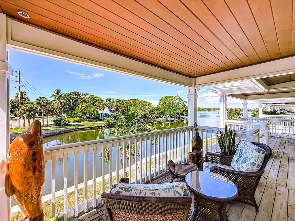 3893 Pompano Drive SE St Petersburg FL 33705