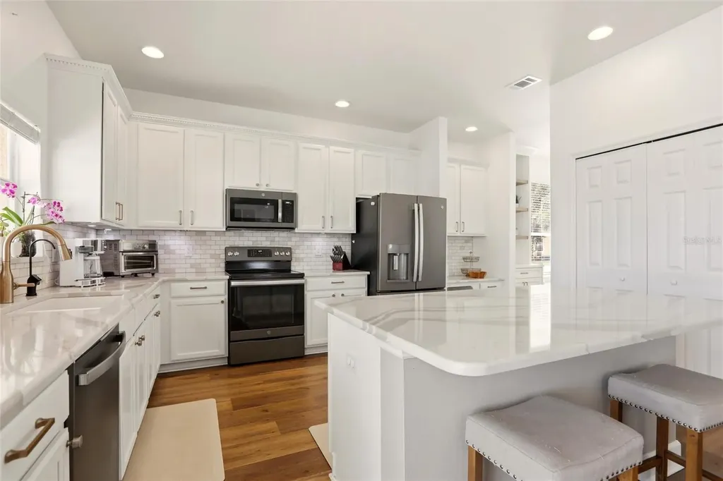6007 43rd Court E Bradenton FL 34203