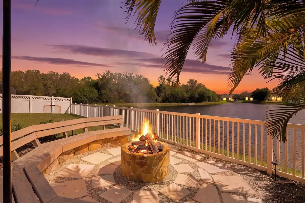 6007 43rd Court E Bradenton FL 34203