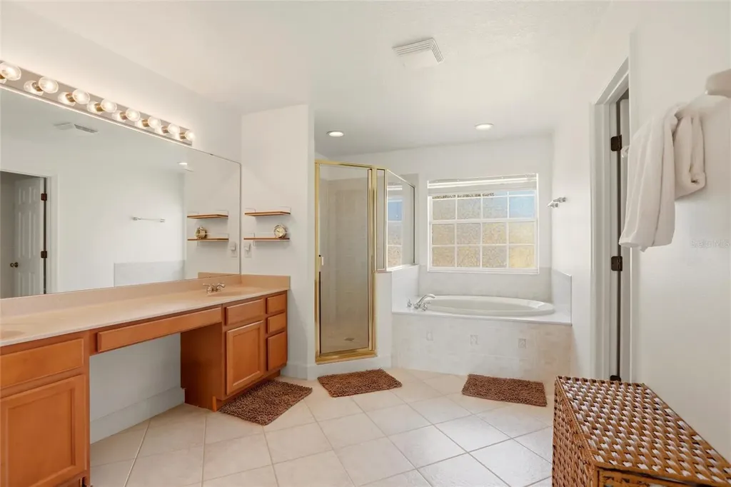 6007 43rd Court E Bradenton FL 34203