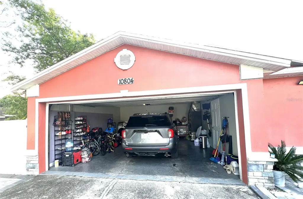 10804 N Myrtle Street Tampa FL 33617