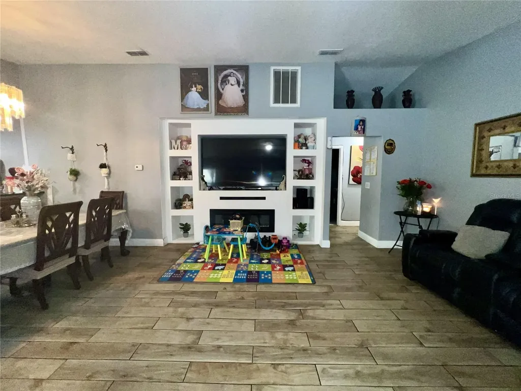 10804 N Myrtle Street Tampa FL 33617