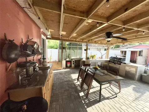 10804 N Myrtle Street Tampa FL 33617
