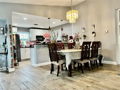 10804 N Myrtle Street Tampa FL 33617