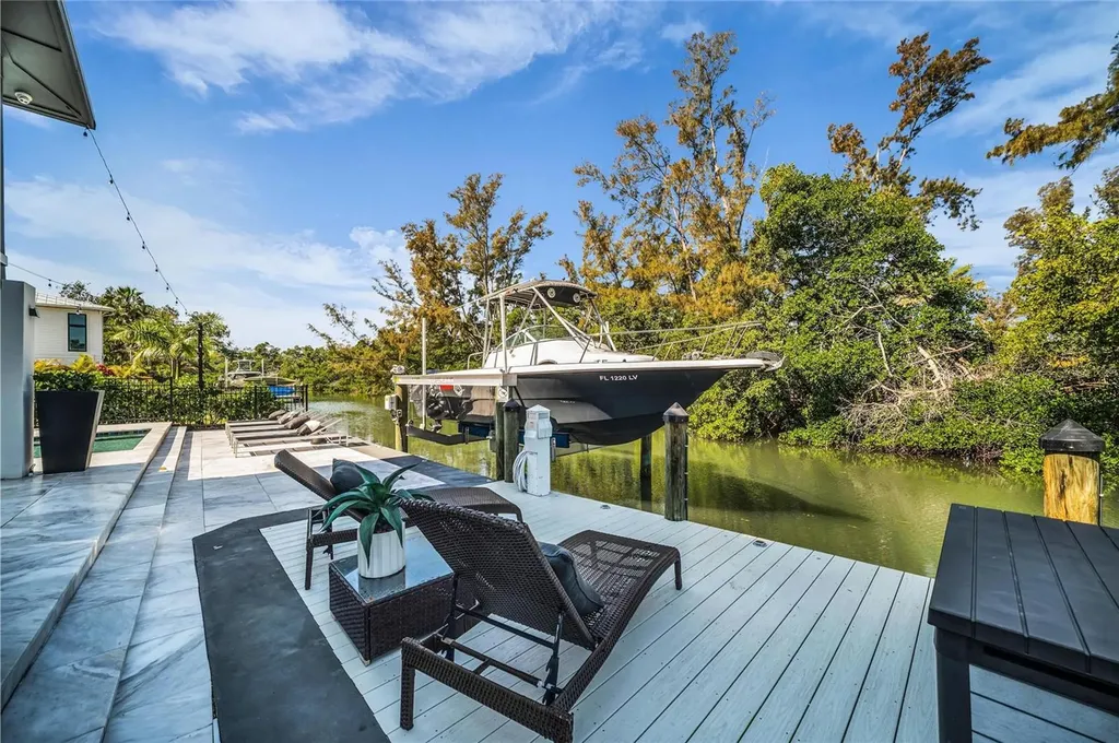7149 Longboat Drive N Longboat Key FL 34228