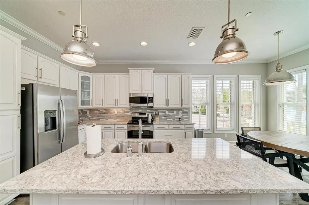 348 Sapphire Lake Drive Bradenton FL 34209