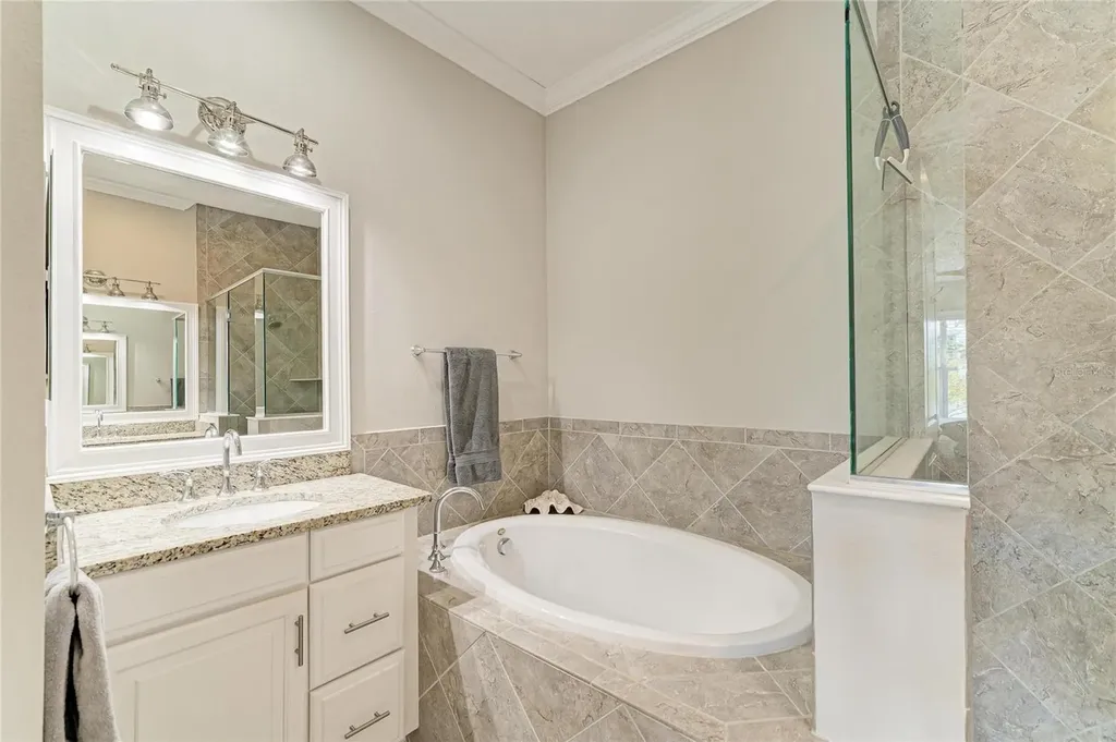 348 Sapphire Lake Drive Bradenton FL 34209