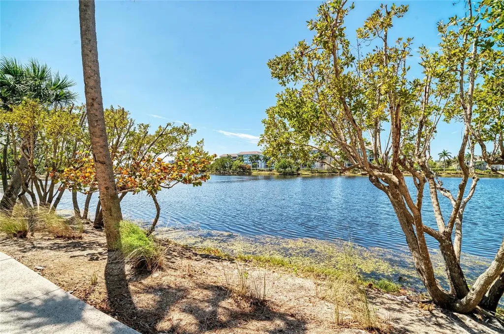 348 Sapphire Lake Drive Bradenton FL 34209