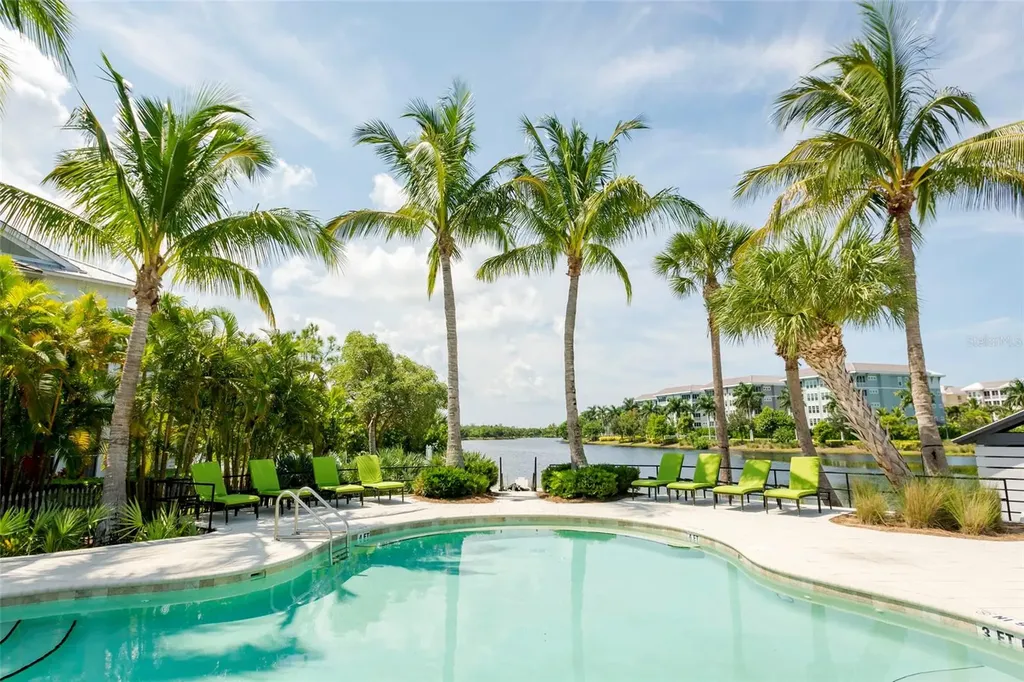 348 Sapphire Lake Drive Bradenton FL 34209