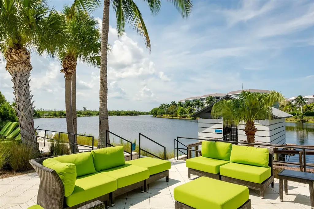 348 Sapphire Lake Drive Bradenton FL 34209