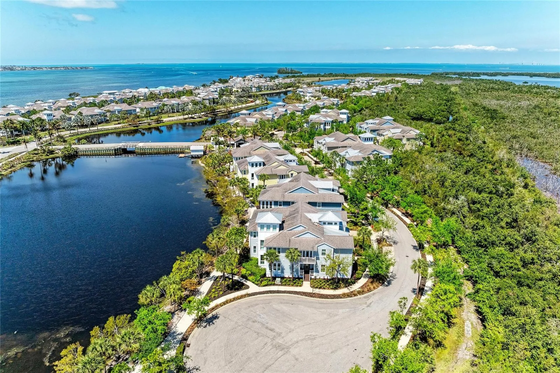 348 Sapphire Lake Drive Bradenton FL 34209