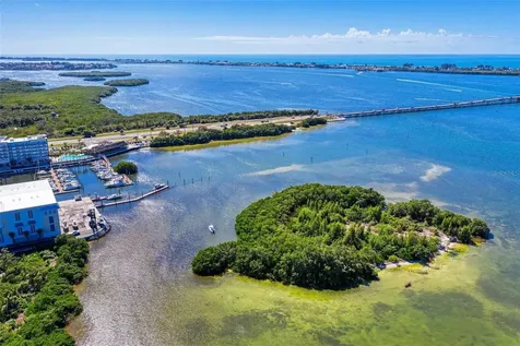 348 Sapphire Lake Drive Bradenton FL 34209