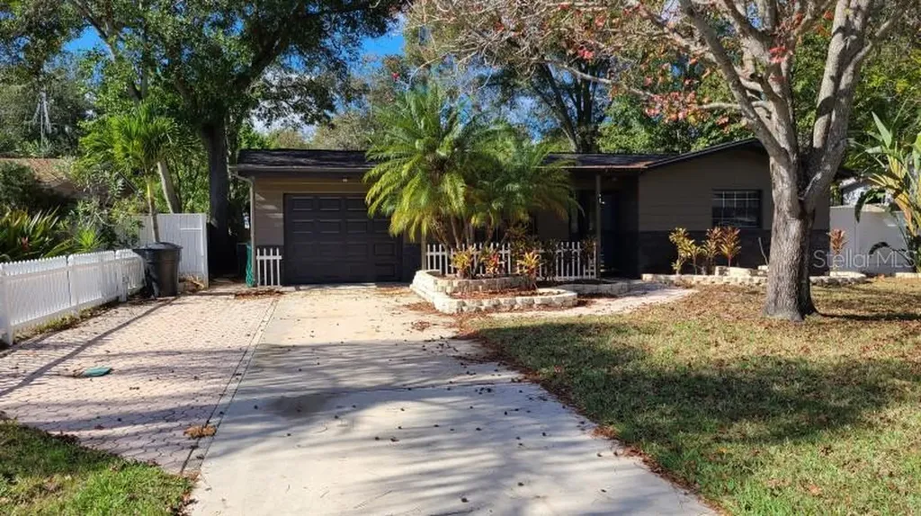 1742 Cardinal Drive Clearwater FL 33759