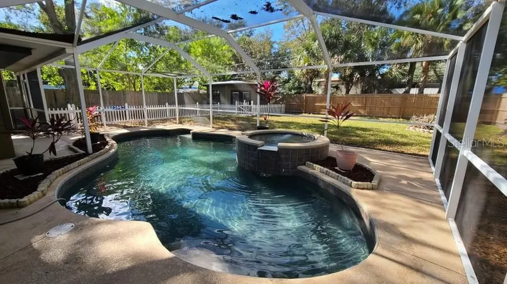 1742 Cardinal Drive Clearwater FL 33759