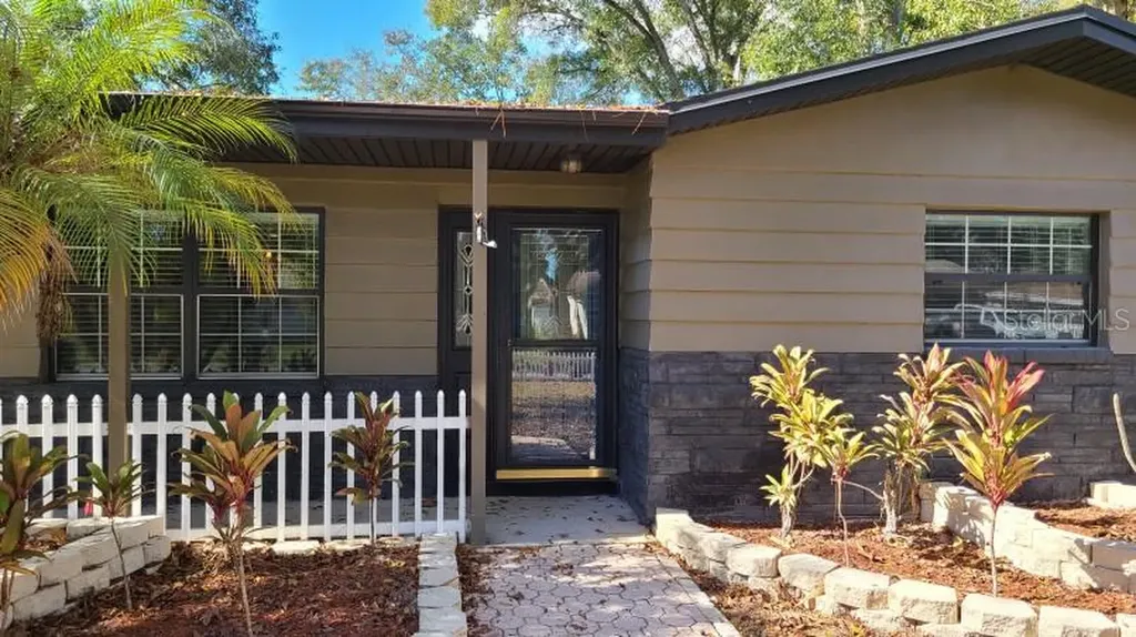 1742 Cardinal Drive Clearwater FL 33759