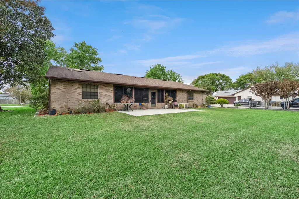 2867 Longleaf Court Kissimmee FL 34746