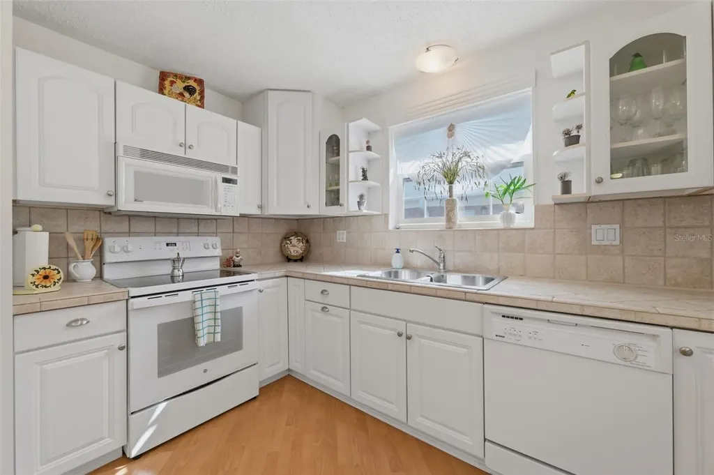 3810 37th Street S St Petersburg FL 33711