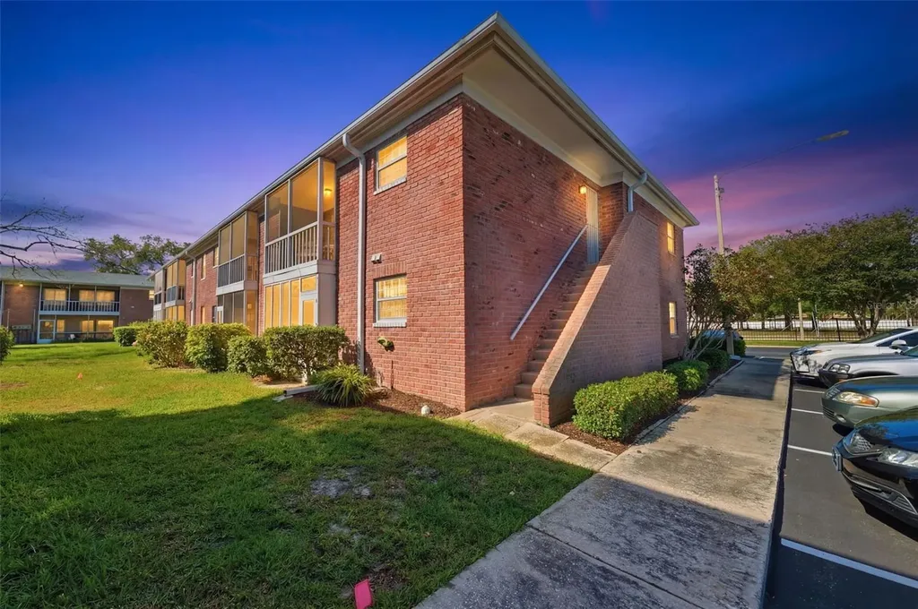 3810 37th Street S St Petersburg FL 33711